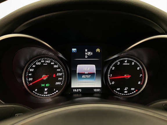 Mercedes-Benz C200 15 of 30