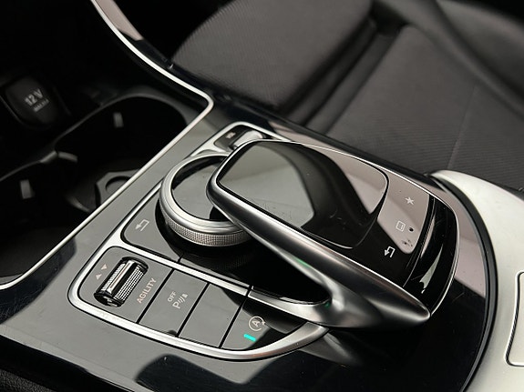 Mercedes-Benz C200 23 of 30