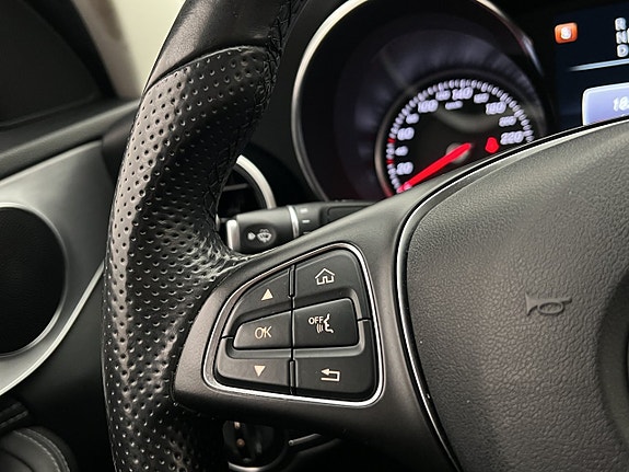Mercedes-Benz C200 13 of 30