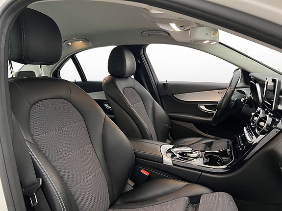 Mercedes-Benz C200 24 of 30
