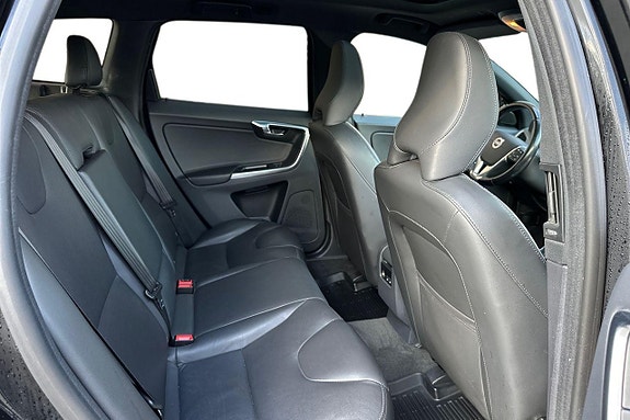 Volvo XC60 22 of 30