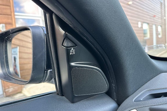 Volvo XC60 20 of 30