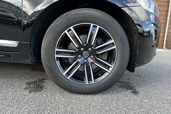 Volvo XC60 11 of 30