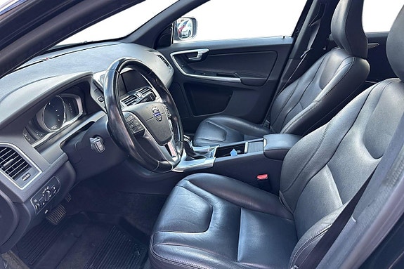 Volvo XC60 13 of 30