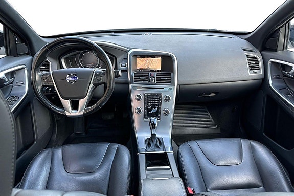 Volvo XC60 14 of 30