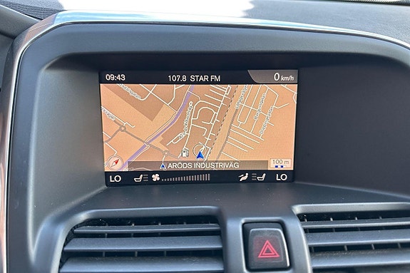 Volvo XC60 17 of 30