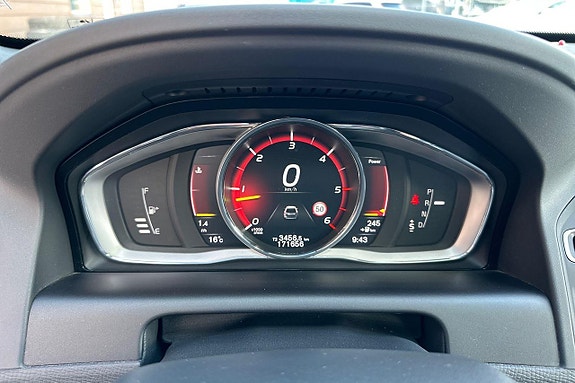 Volvo XC60 16 of 30