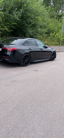 Mercedes-Benz C400 e 2 of 9