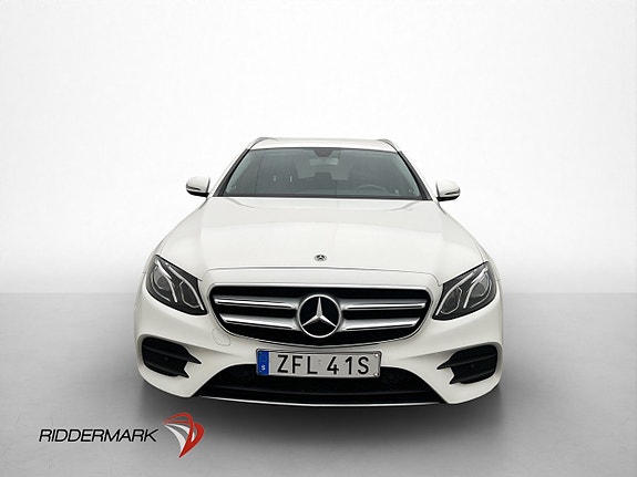 Mercedes-Benz E200 2 of 30