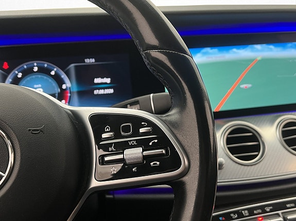 Mercedes-Benz E200 18 of 30
