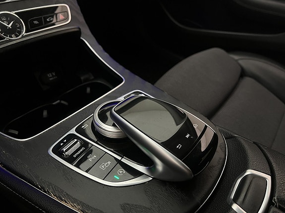 Mercedes-Benz E200 26 of 30