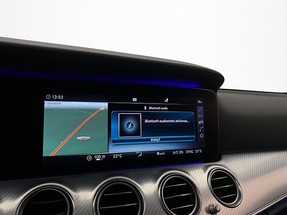 Mercedes-Benz E200 23 of 30