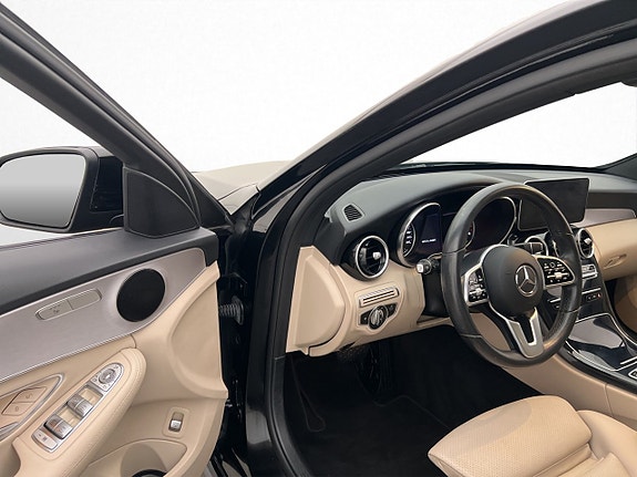 Mercedes-Benz C200 11 of 30