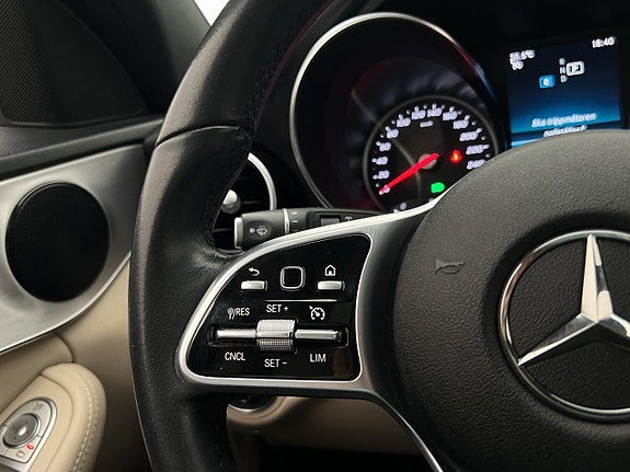 Mercedes-Benz C200 15 of 30