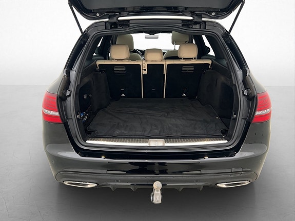 Mercedes-Benz C200 28 of 30