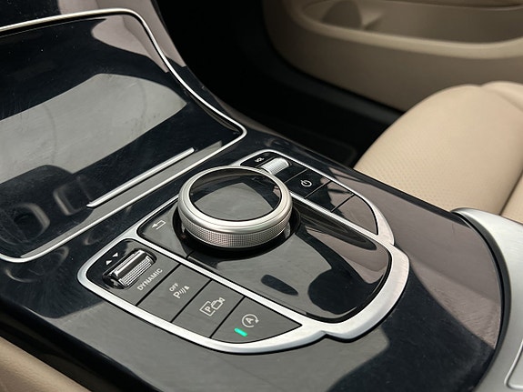 Mercedes-Benz C200 24 of 30