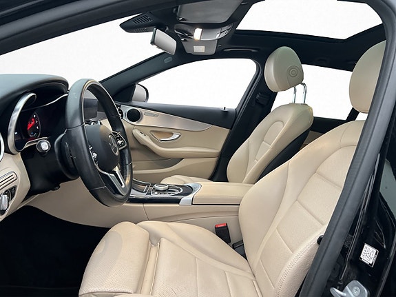 Mercedes-Benz C200 12 of 30