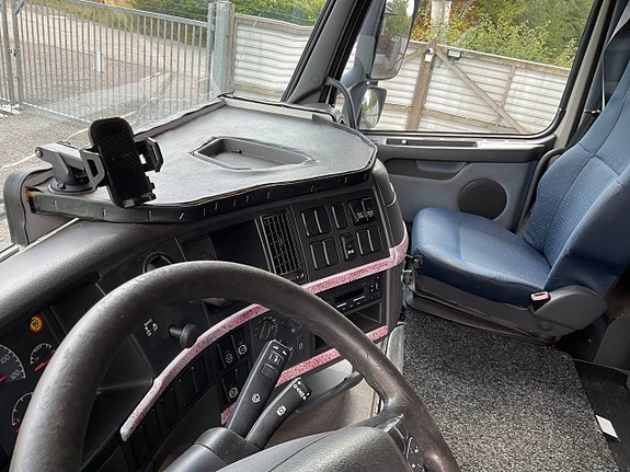 Volvo 440 4*2 6 of 7
