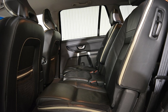 Volvo XC90 15 of 22