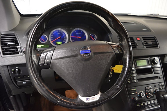 Volvo XC90 11 of 22