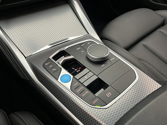 BMW i4 24 of 30