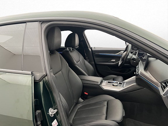 BMW i4 11 of 30