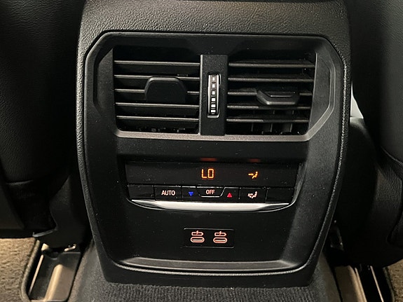 BMW i4 14 of 30