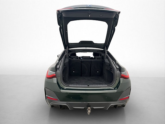 BMW i4 10 of 30