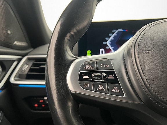 BMW i4 26 of 30