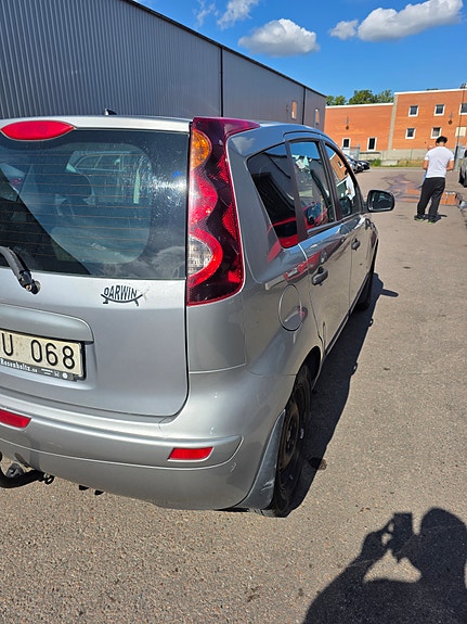 Nissan Note 2 of 6