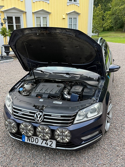 Volkswagen Passat 5 of 12