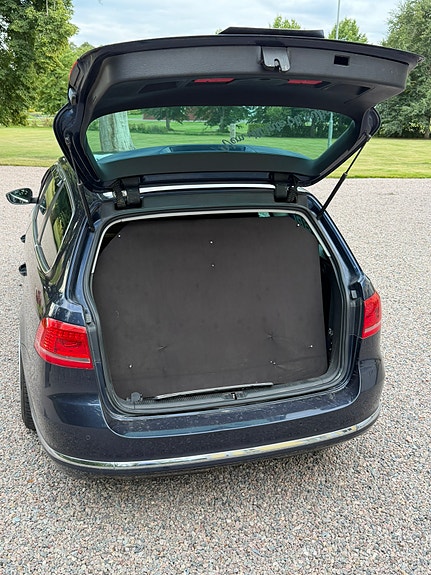 Volkswagen Passat 7 of 12