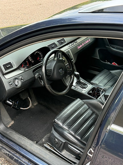 Volkswagen Passat 6 of 12