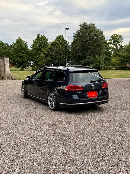 Volkswagen Passat 4 of 12