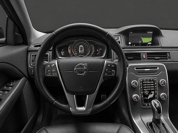 Volvo XC70 11 of 22