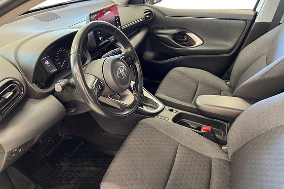 Toyota Yaris 14 of 21