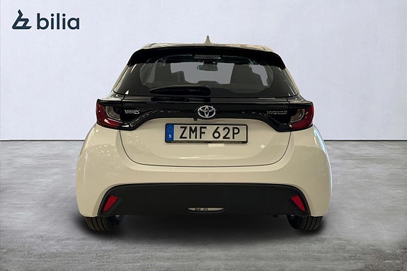 Toyota Yaris 5 of 21