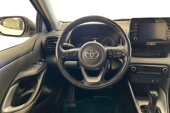 Toyota Yaris 11 of 21