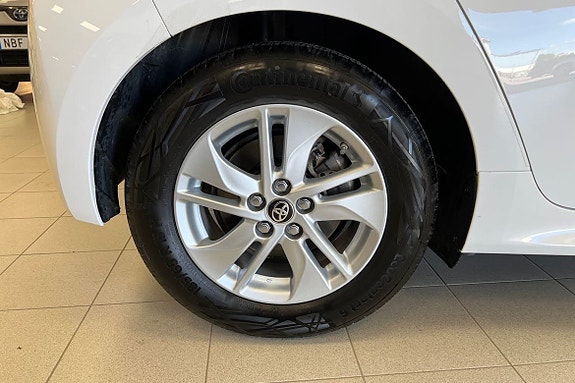 Toyota Yaris 17 of 21