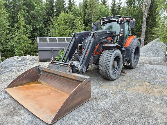Valtra T254 Versu Unlimited 235 hk Frontlastare underbett