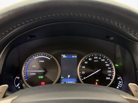 Lexus NX300h 14 of 30