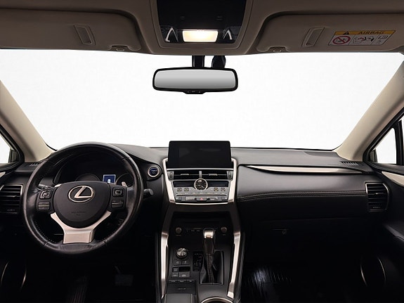Lexus NX300h 22 of 30