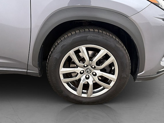 Lexus NX300h 28 of 30