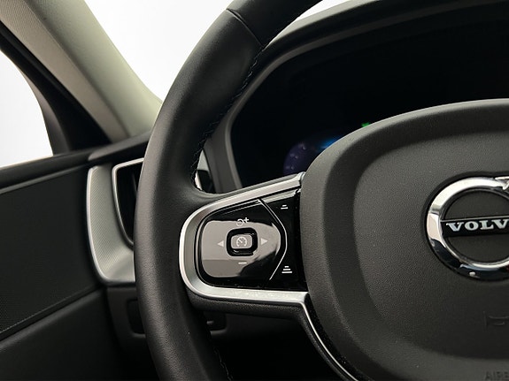 Volvo XC60 15 of 30