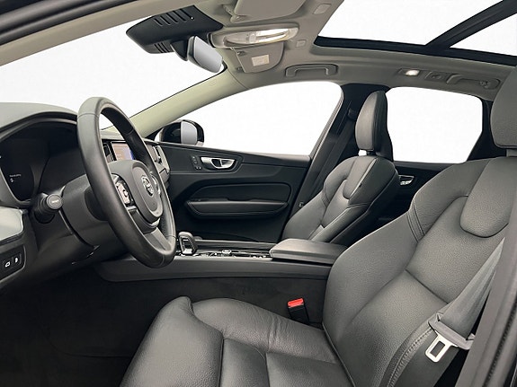 Volvo XC60 11 of 30