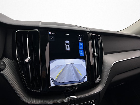 Volvo XC60 18 of 30