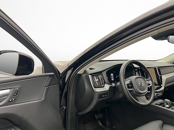 Volvo XC60 10 of 30