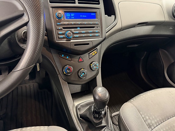 Chevrolet Aveo 9 of 11