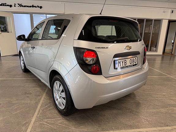 Chevrolet Aveo 4 of 11