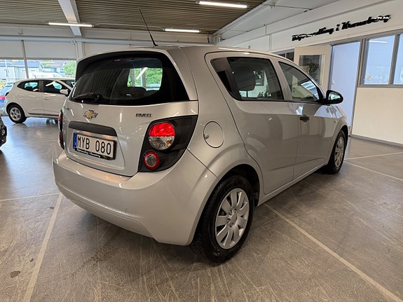 Chevrolet Aveo 3 of 11